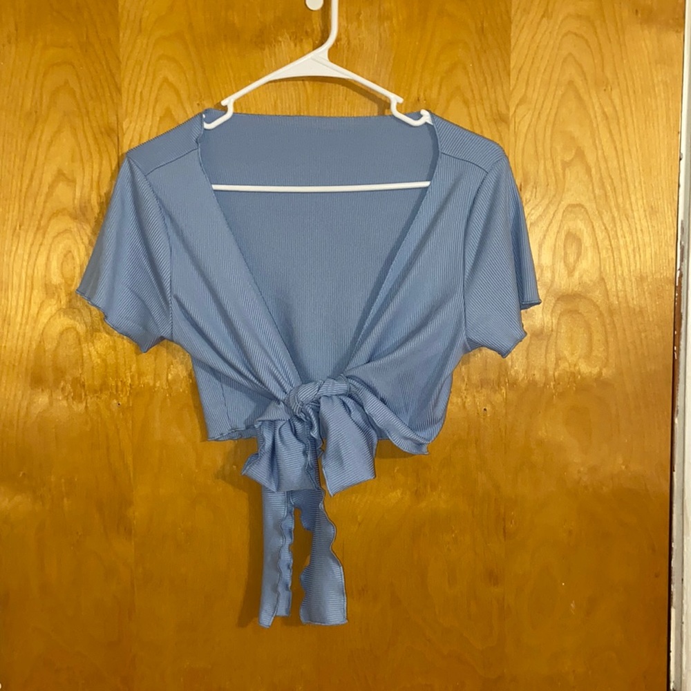 tie shirt